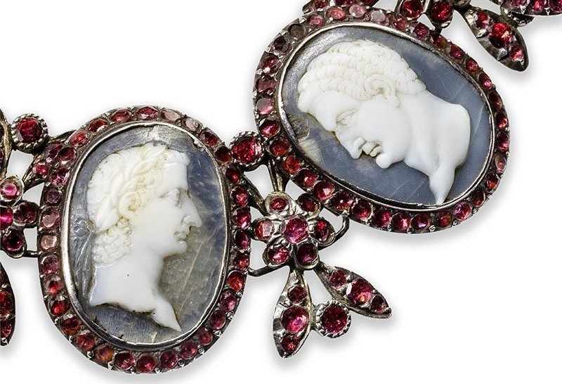Marie Antoinette's cameo bracelet with red rubies